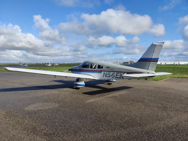 Piper PA28 Archer II, immatriculation N56EK